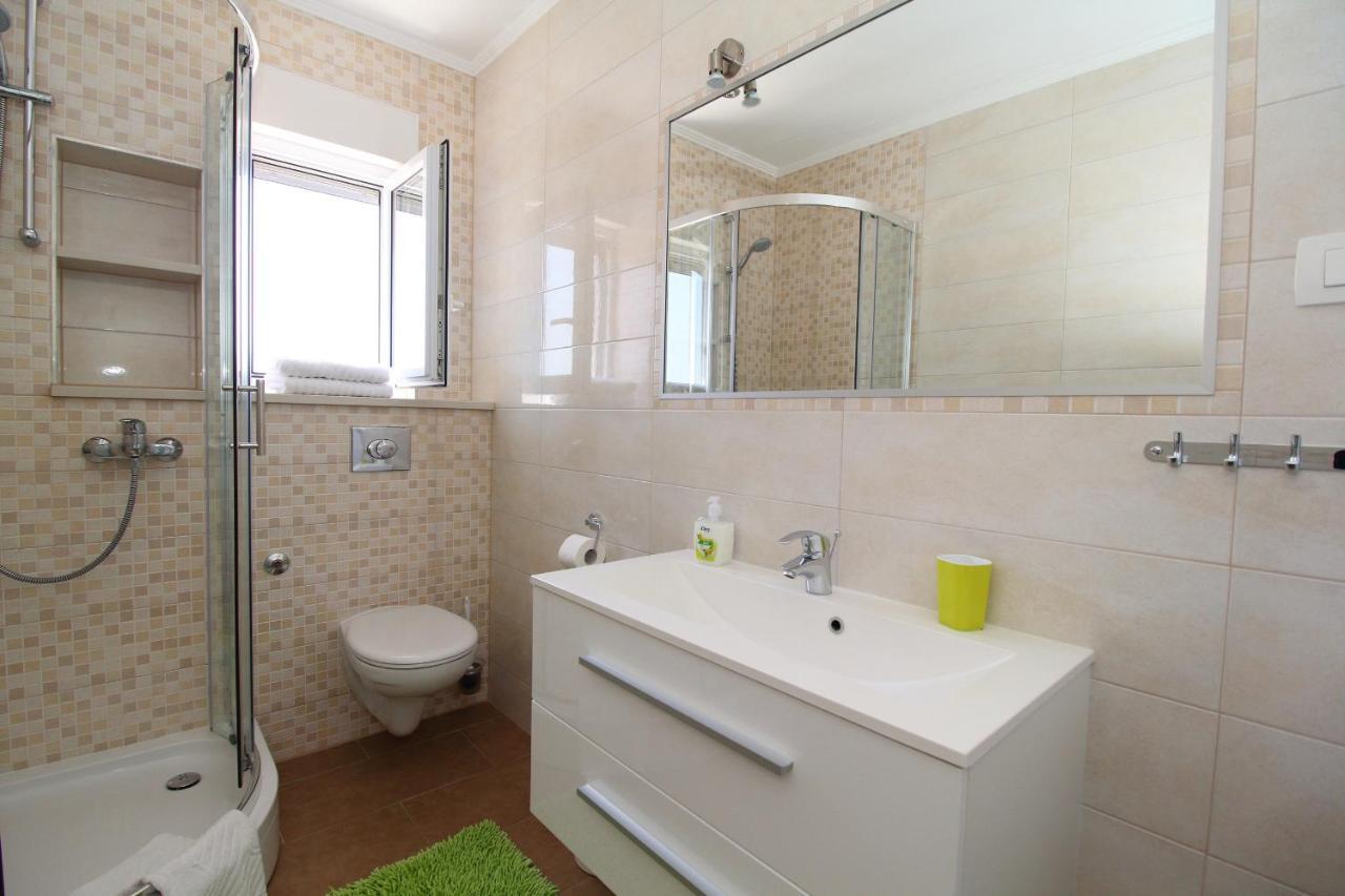Apartments Pivac Makarska Eksteriør billede
