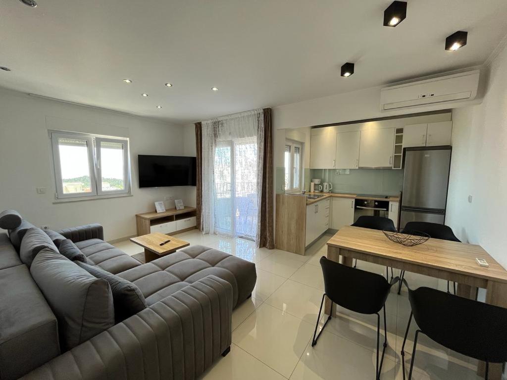 Apartments Pivac Makarska Eksteriør billede